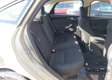 2016 Ford Focus Se z USA, uszkodzony, nr VIN 1FADP3F25GL340802